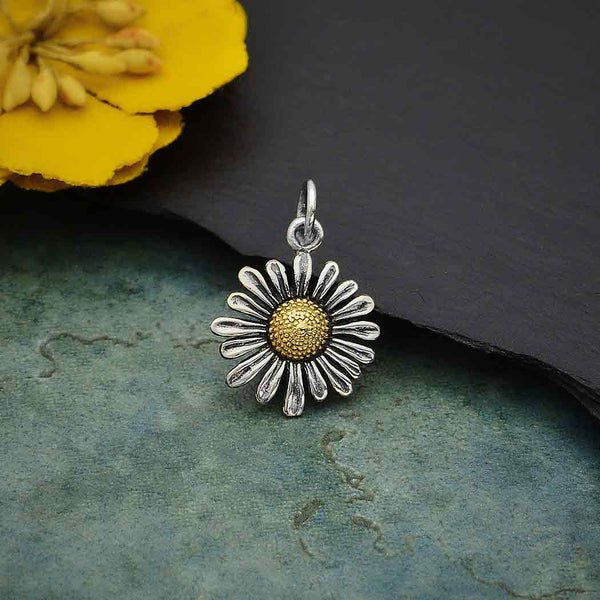 Pendant mixed metal daisy