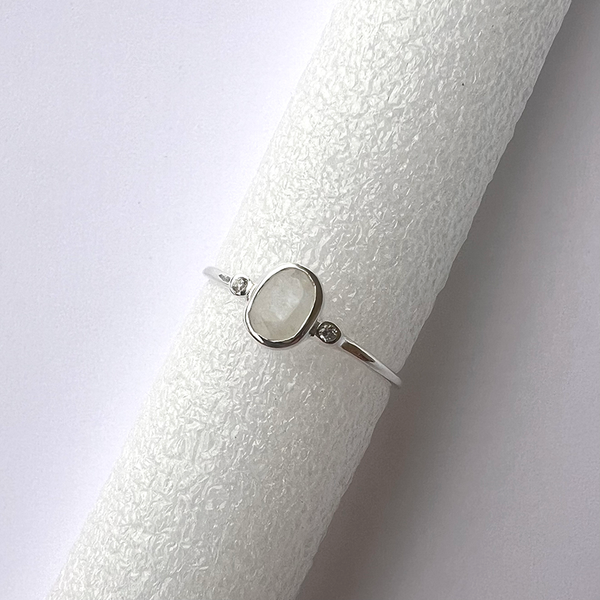 Ring moonstone & cubic zirconia sterling silver