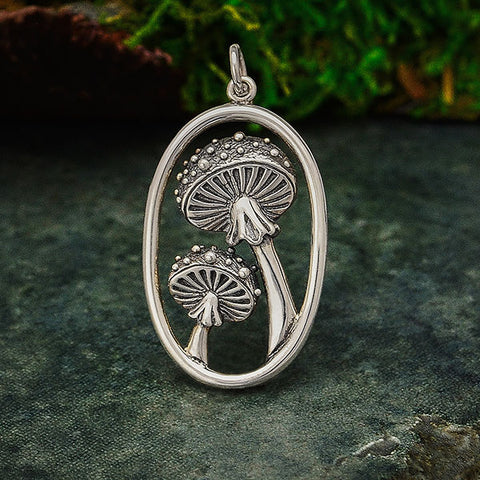 Pendant mushrooms in oval sterling silver