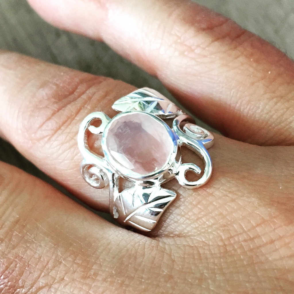 Ring rose quartz facet leaf band sterling silver