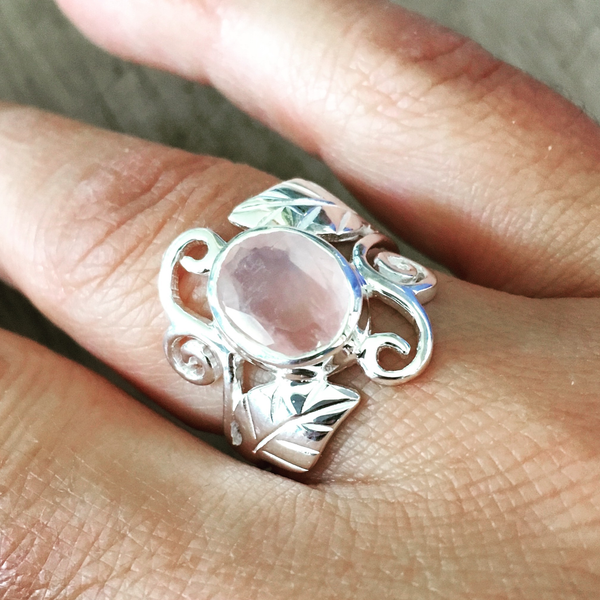 Ring rose quartz facet leaf band sterling silver