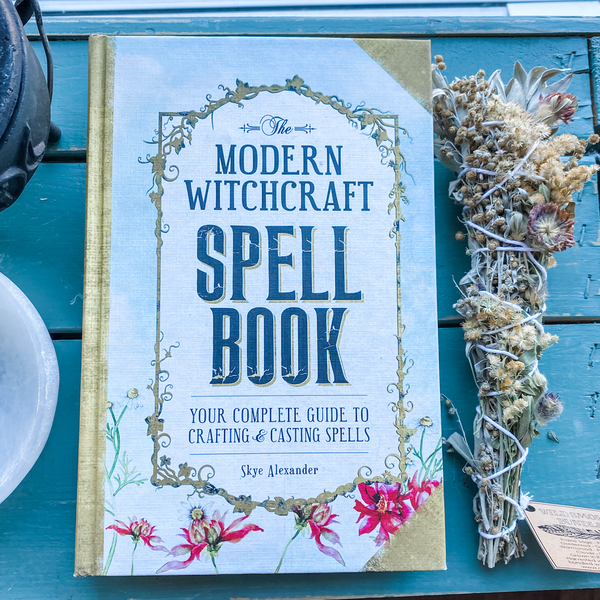 Modern Witchcraft Spell Book - Skye Alexander