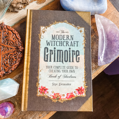 Modern Witchcraft Grimoire - Skye Alexander